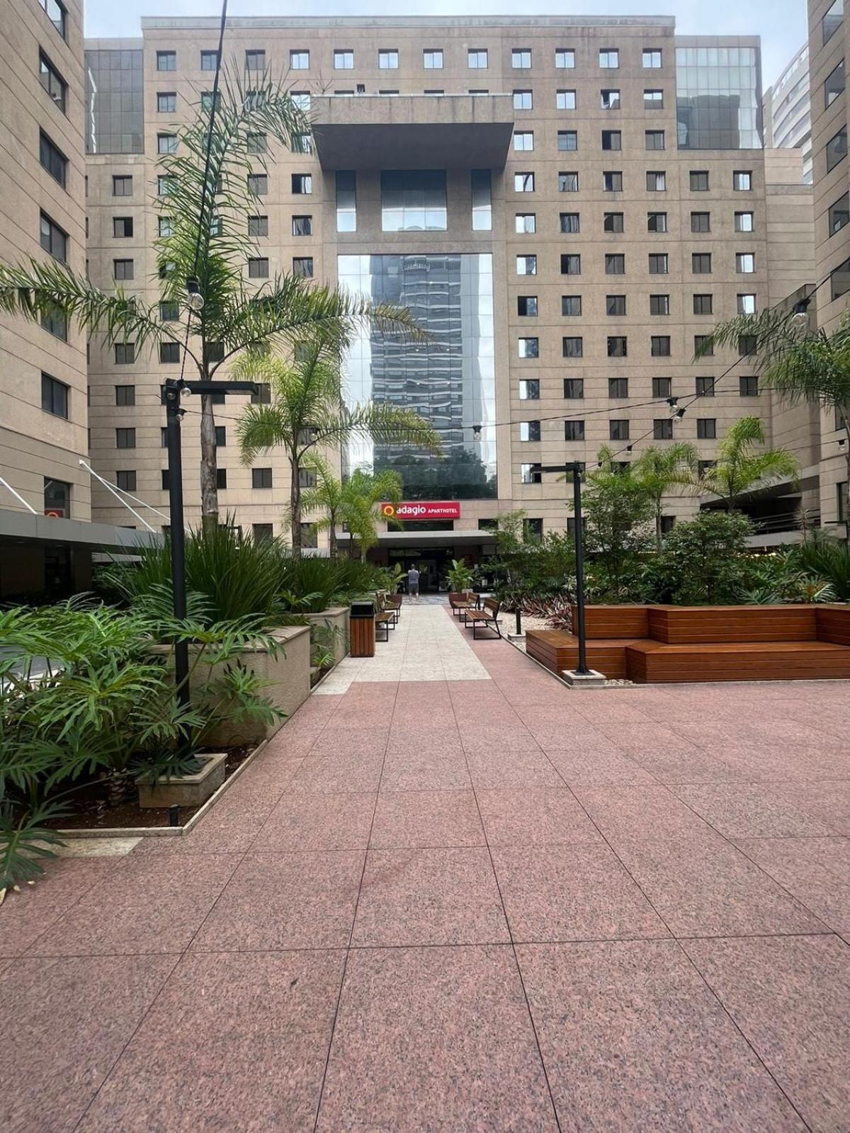 J908 - Flat Moema Apartamento São Paulo